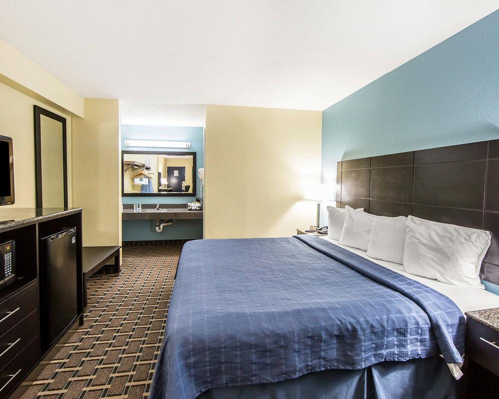 Oyo Hotel Knoxville Tn Cedar Bluff I-40 Eksteriør bilde