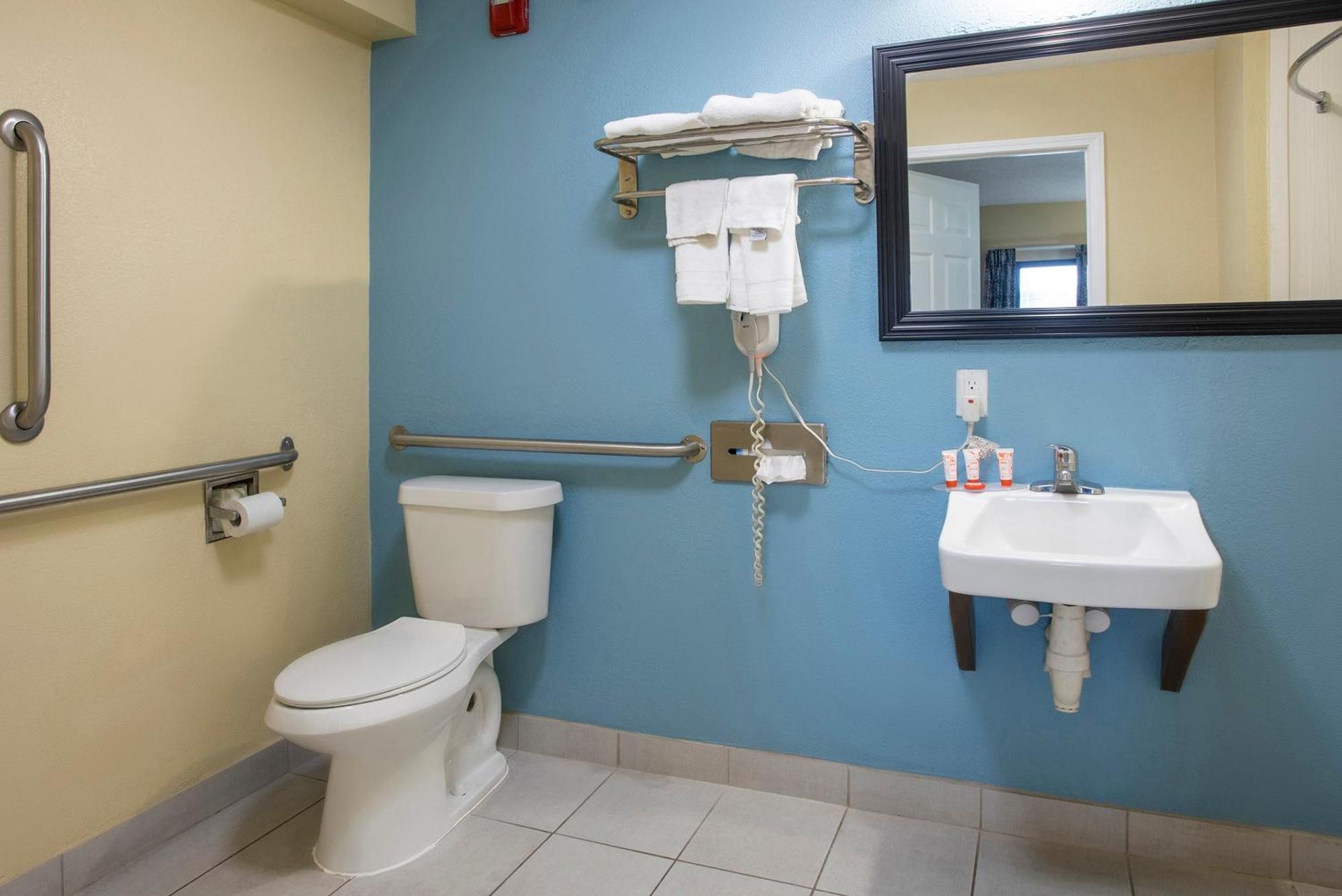 Oyo Hotel Knoxville Tn Cedar Bluff I-40 Eksteriør bilde