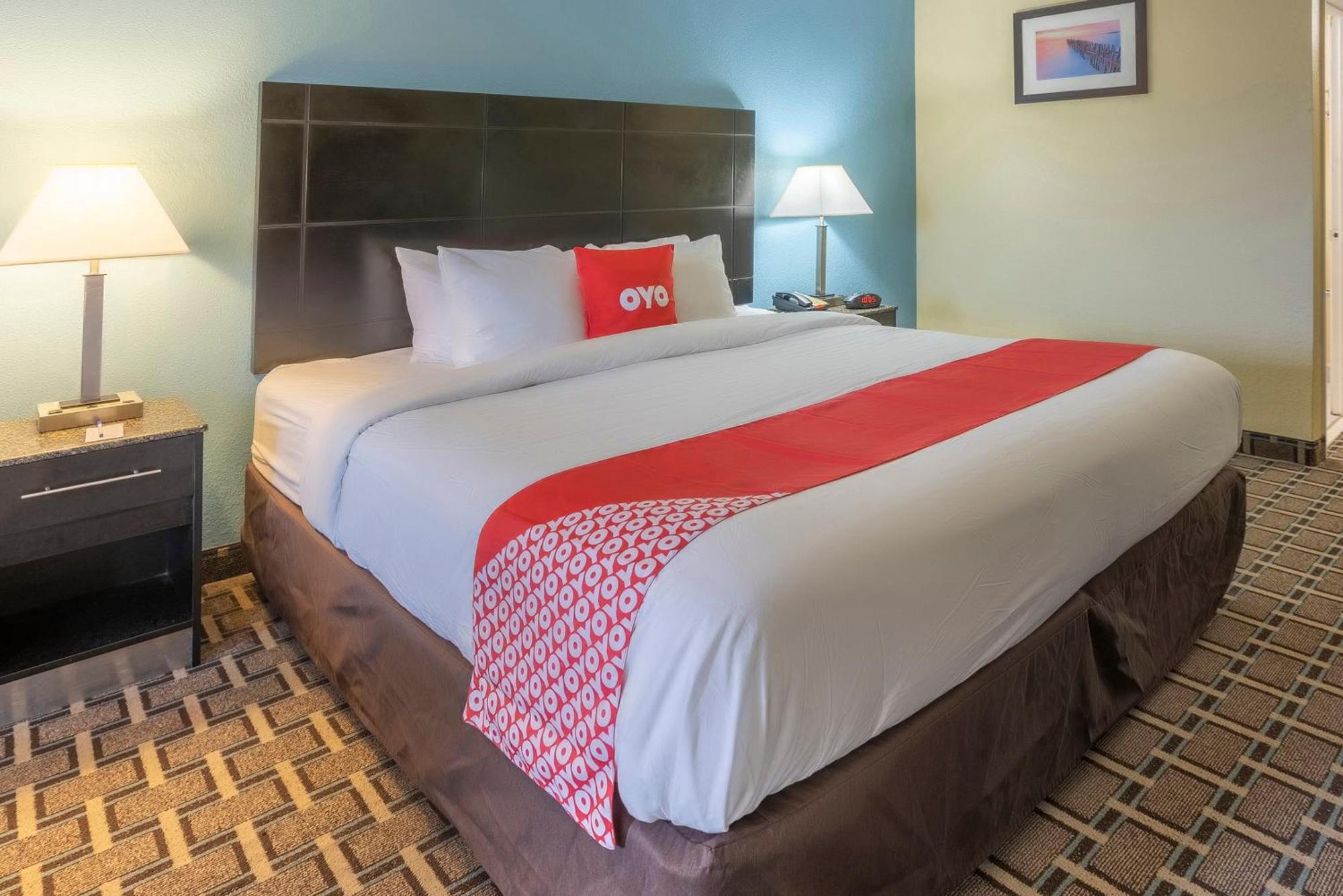 Oyo Hotel Knoxville Tn Cedar Bluff I-40 Eksteriør bilde