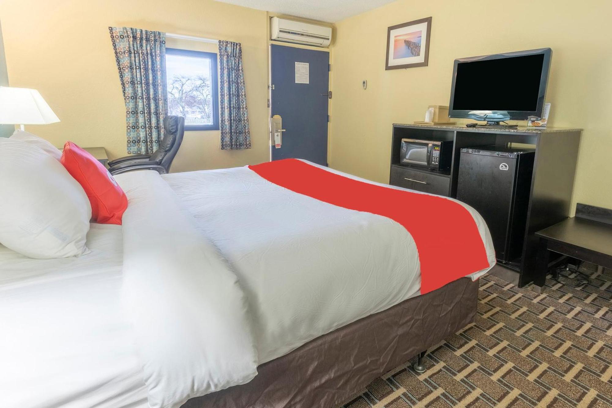 Oyo Hotel Knoxville Tn Cedar Bluff I-40 Eksteriør bilde