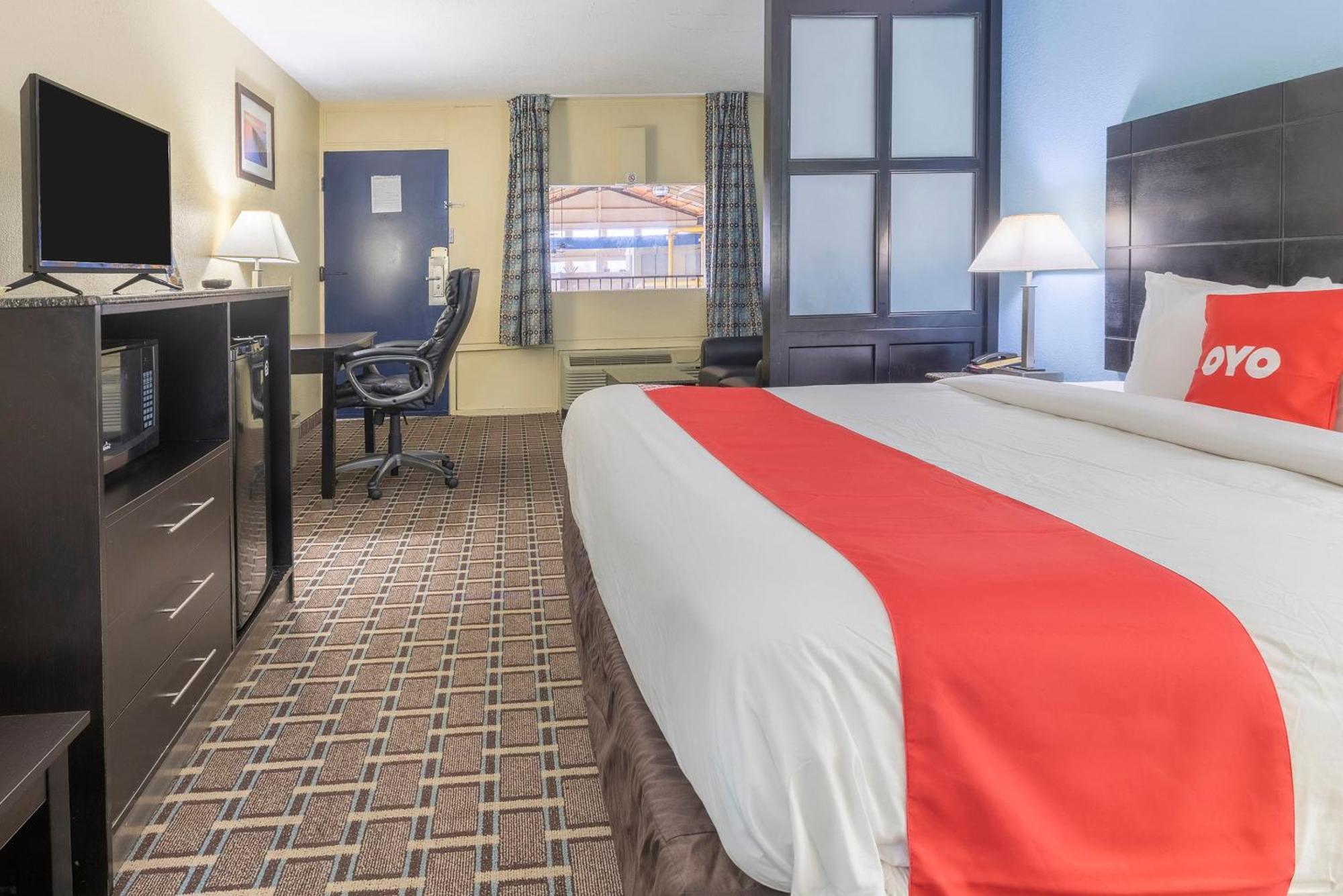 Oyo Hotel Knoxville Tn Cedar Bluff I-40 Eksteriør bilde