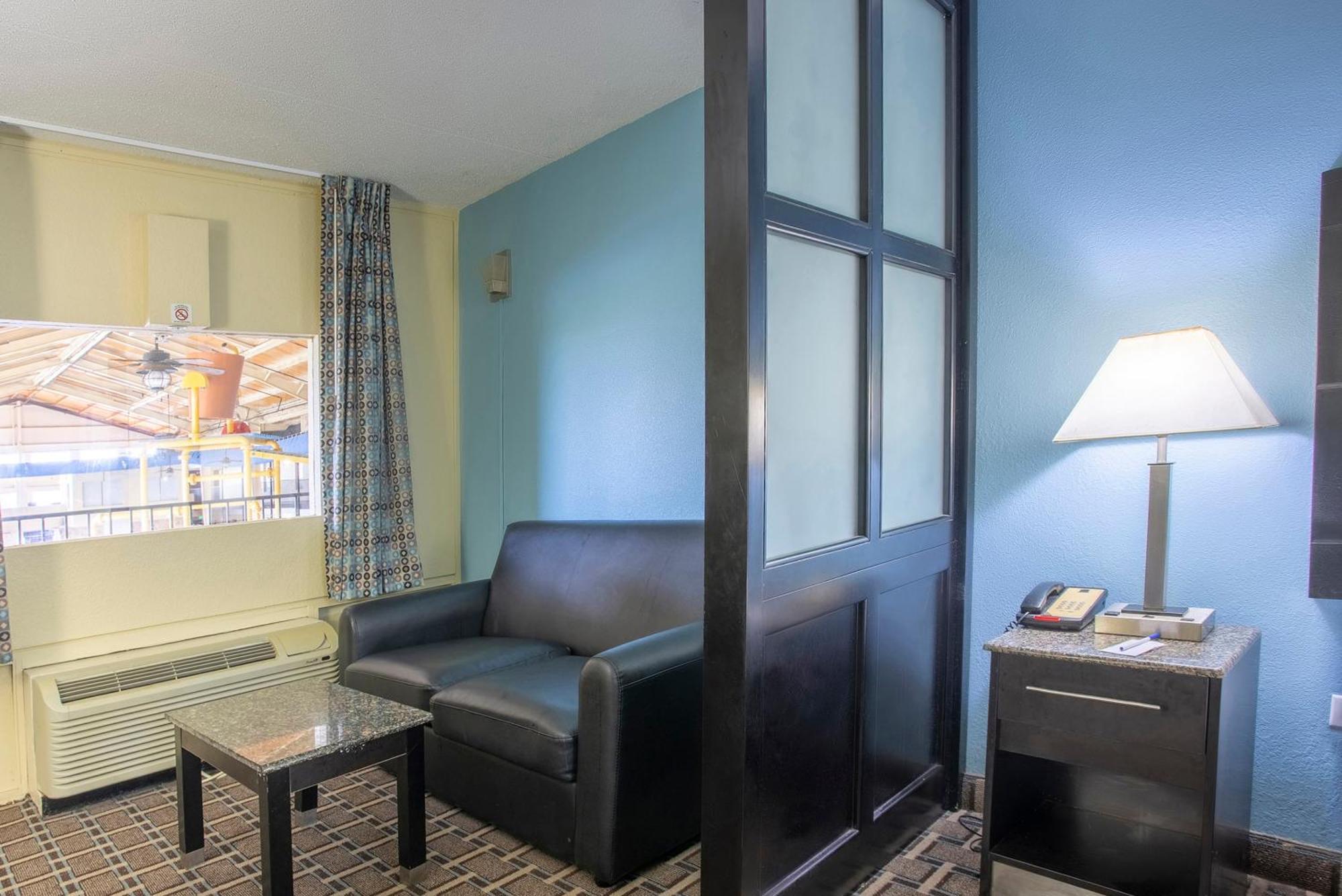 Oyo Hotel Knoxville Tn Cedar Bluff I-40 Eksteriør bilde