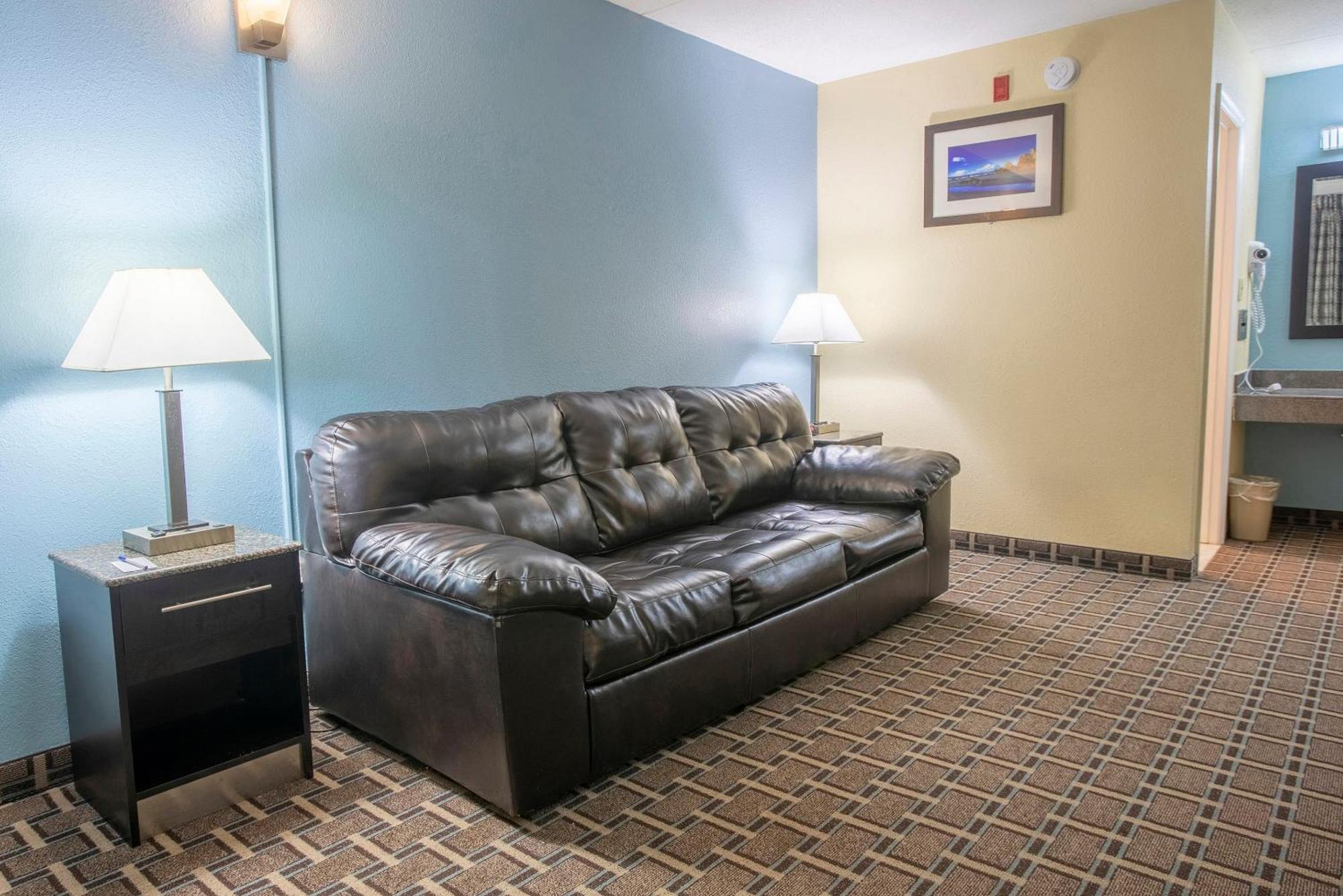 Oyo Hotel Knoxville Tn Cedar Bluff I-40 Eksteriør bilde